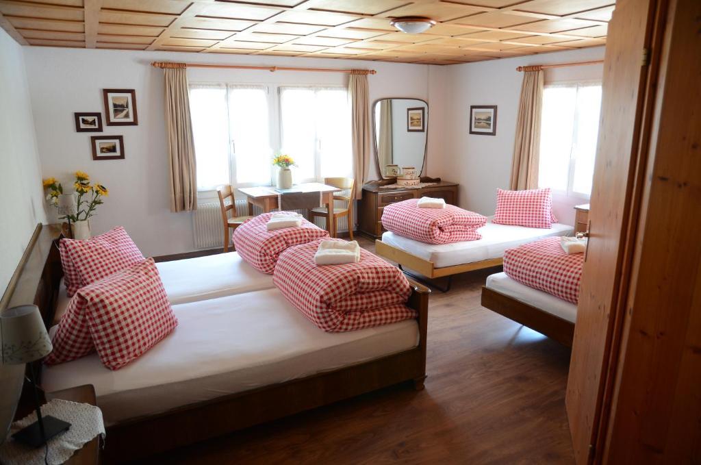 Gaestehaus Schaefli Intschi Ruang foto