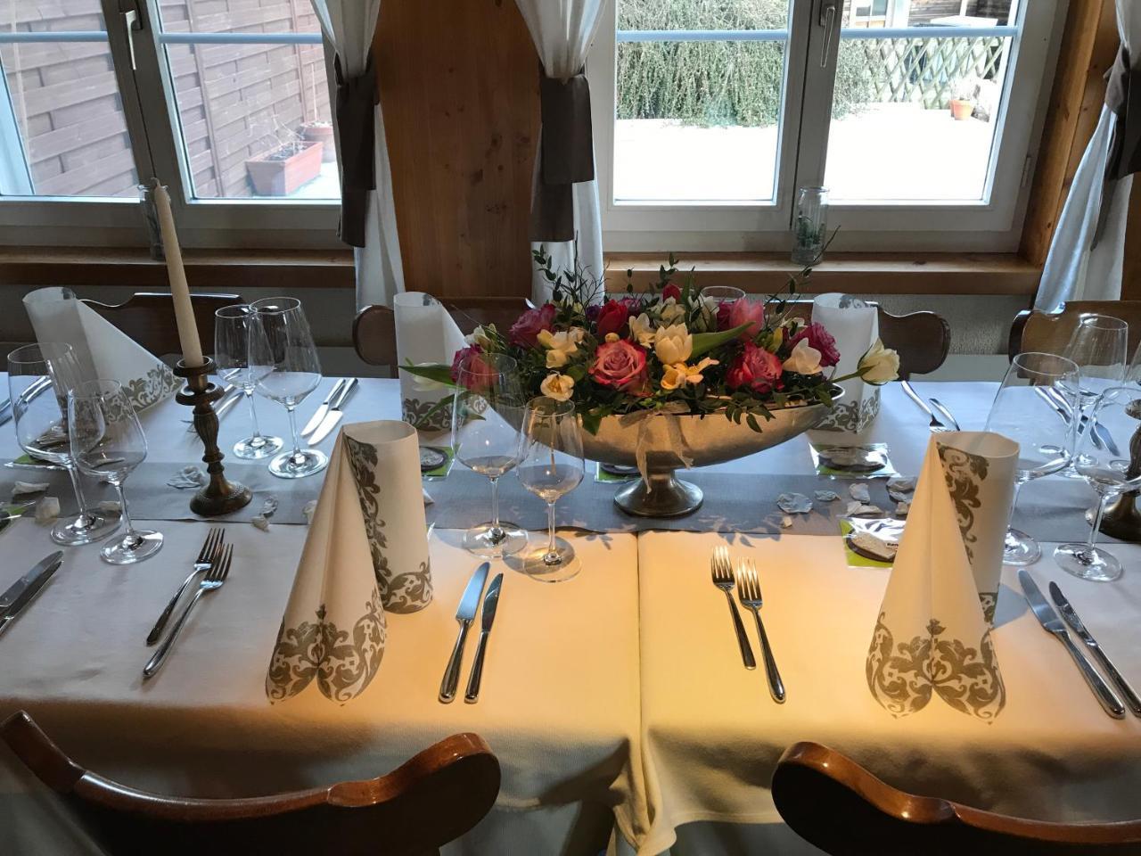Gaestehaus Schaefli Intschi Bagian luar foto